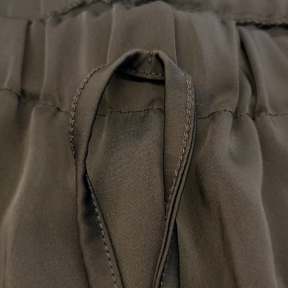 Boohoo Black Silky Mini Skirt W/ Drawstring - Picture 2 of 6